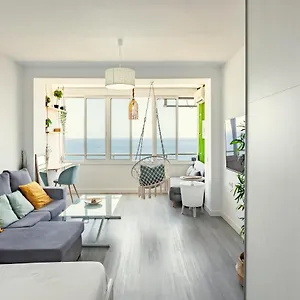 https://estudio-con-increibles-vistas-a-la-playa-piscina.es-andalucia.com